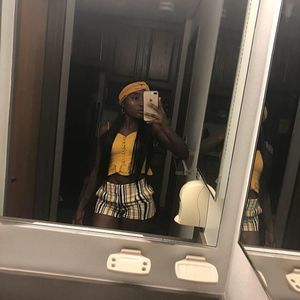 Meet your Posher, Loresha